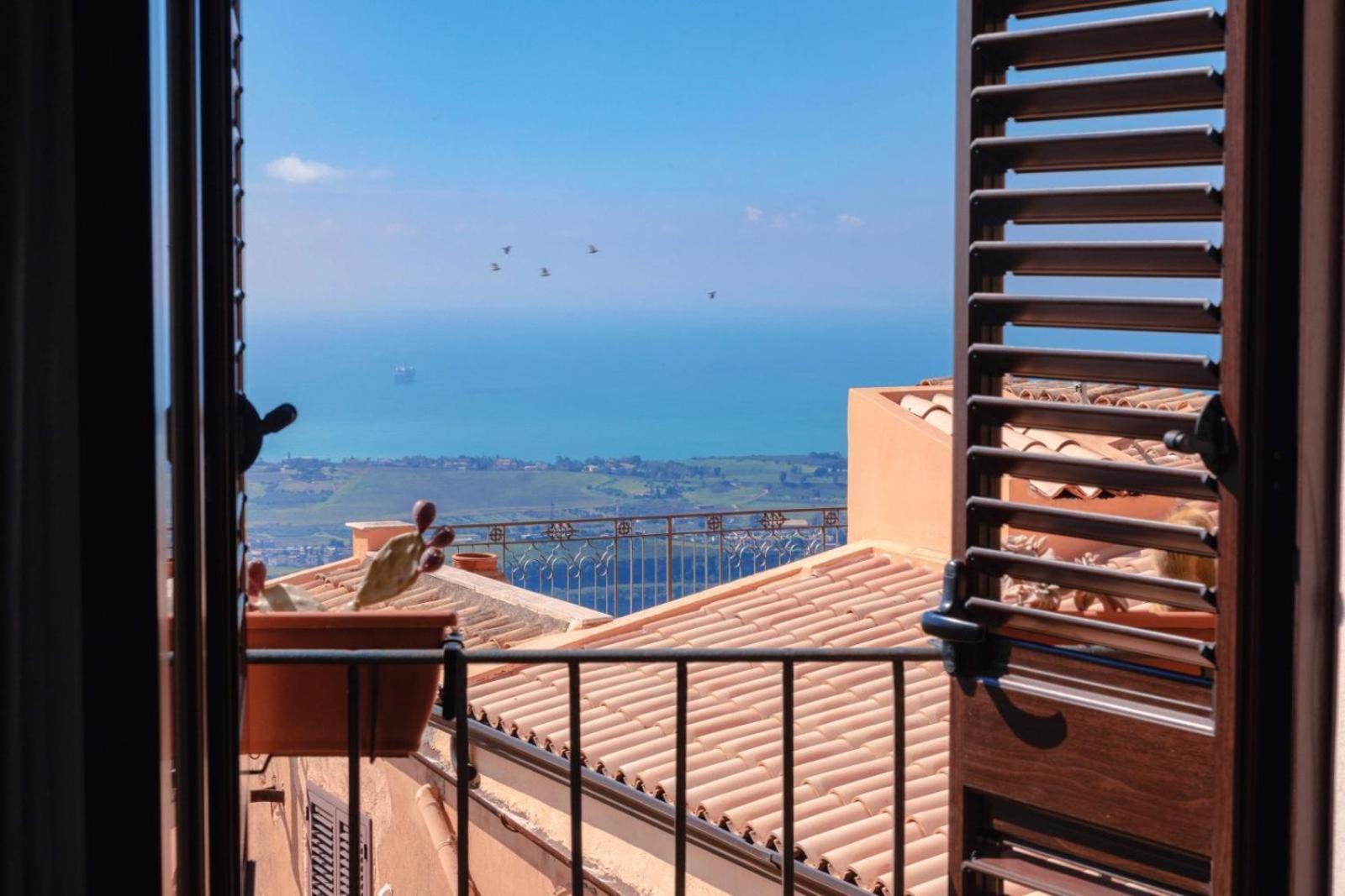 Le Teste Di Moro Al Duomo Bed & Breakfast Agrigento Exterior photo