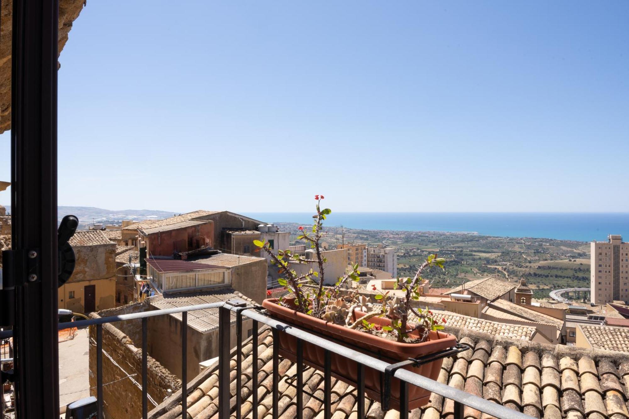 Le Teste Di Moro Al Duomo Bed & Breakfast Agrigento Exterior photo