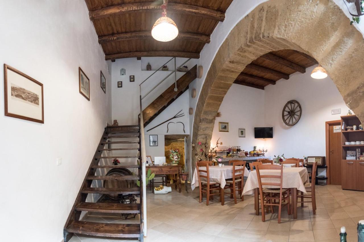 Le Teste Di Moro Al Duomo Bed & Breakfast Agrigento Exterior photo